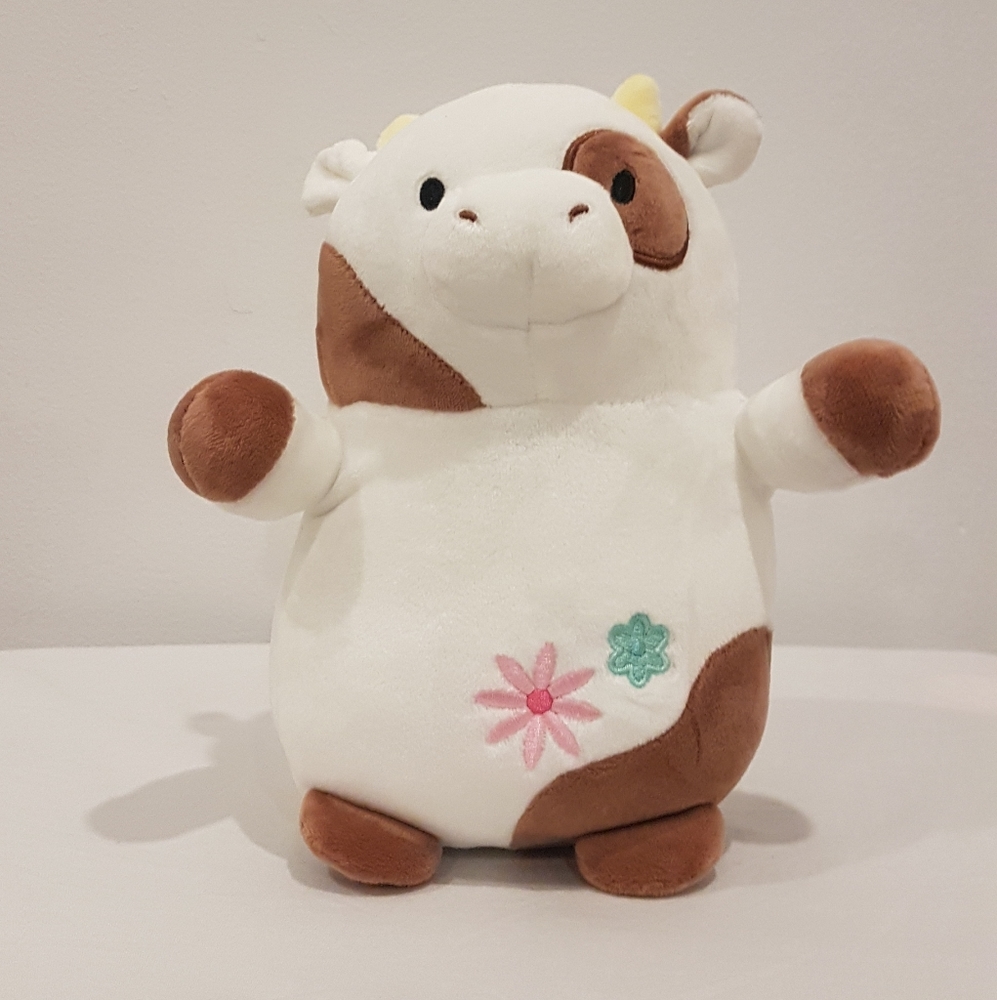 Drella 9" HTF Cow Hug Me Squishmallow